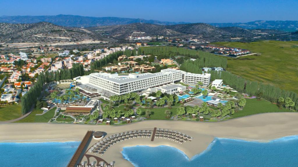 A luxurious beach resort with an award-winning Spa The luxury resort in Cyprus, known as Le Meridien Limassol Spa & Resort, has undergone since November 2014 a major face-lift (70 Million) and is due