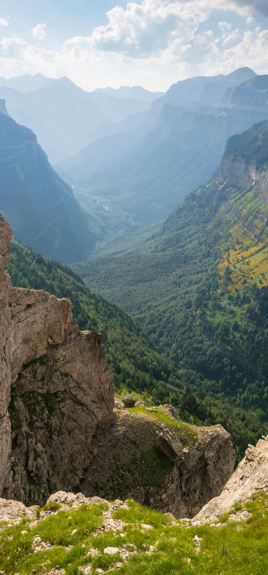 ITINERARY DAY 04-19 JUN (WED) - VALLE DE TENA ORDESA VALLE DE TENA Ordesa with its jaw-dropping view of the 1km deep canyon is the highpoint of Pyrenees spectacular scenery!