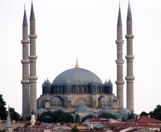 9.2. Temples, monasteries, religious sites The city's history can be explored in museums such as the Edirne Turkish & Islamic Art Museum, housed in the Selimiye Mosque's courtyard house, and Edirne