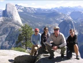 GUIDED RECREATION TOURING & HIKING Yosemite Valley & Glacier Point Tour (with Optional Hike) This spectacular, wide-ranging tour takes you high above the Yosemite Valley floor to stunning Glacier