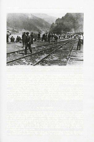 ZATISI - NOTES 553 Ujeti kvislinški vojaki na železniški postaji Dravograd, fototeka Koivški pokrajinski mnzej Slovenj Gradec. bombe.