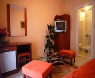 Apart from the hotel are shops, restaurant, coffee bar 1/1 - Single room BB