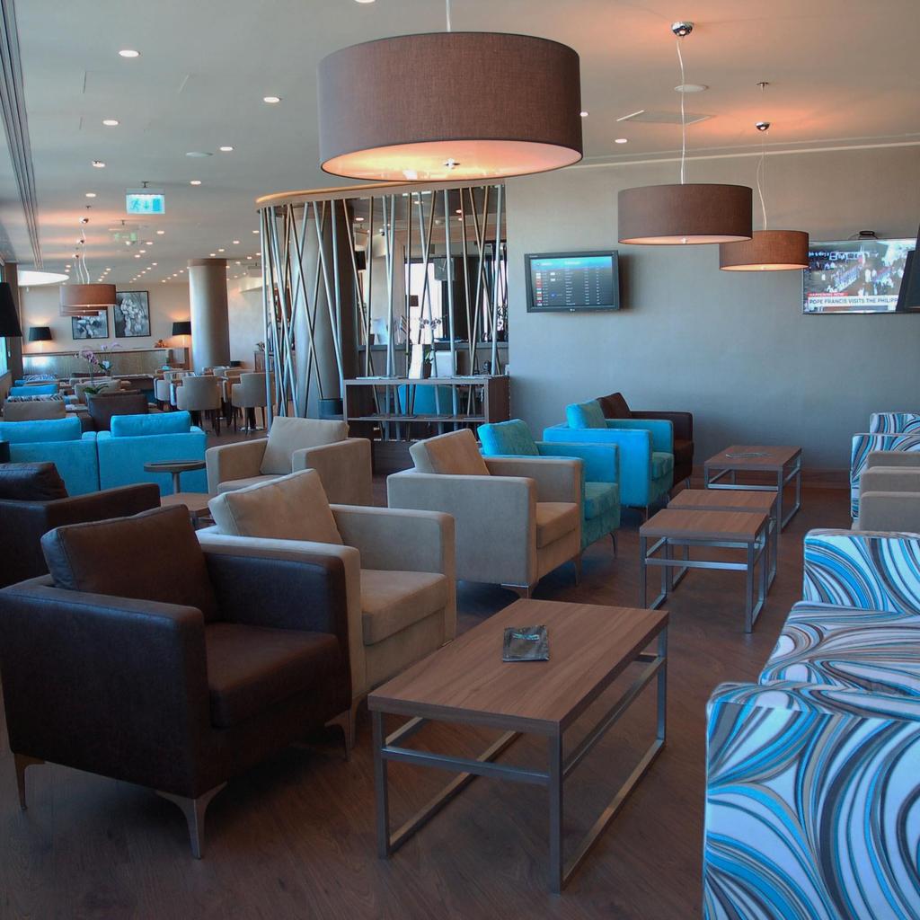 Lounge Services Fast Track voucher All-inclusive buffet Business boxes for work With the Fast Track voucher the passenger has the availability to pass the security control gate with priority.