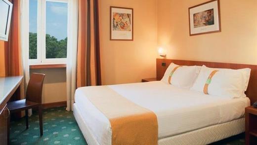 Room rates Standard: Double room for Single use (DSU): 55,00 Double/Twin room: 65,00 Triple room: 76,00 Deluxe Room: extra price of 15,00 per day on the standard
