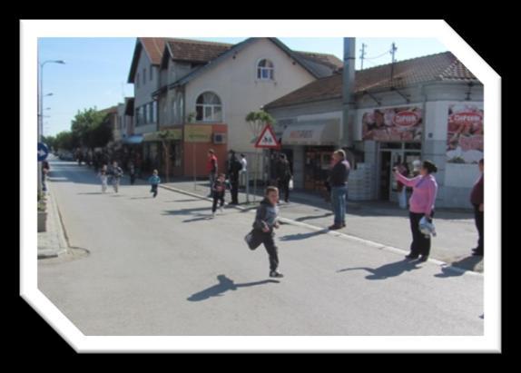У трци је учествовало 800 деце, ученика Основне школе Стојан Новаковић, као и деца из Предшколске установе Наша радост.