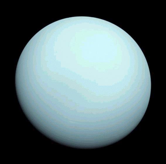 Saturn nima trdnega površja. Njegovo ozračje sestavljata vodik in helij, ki se kaţeta v obliki raznobarvnih pasov.
