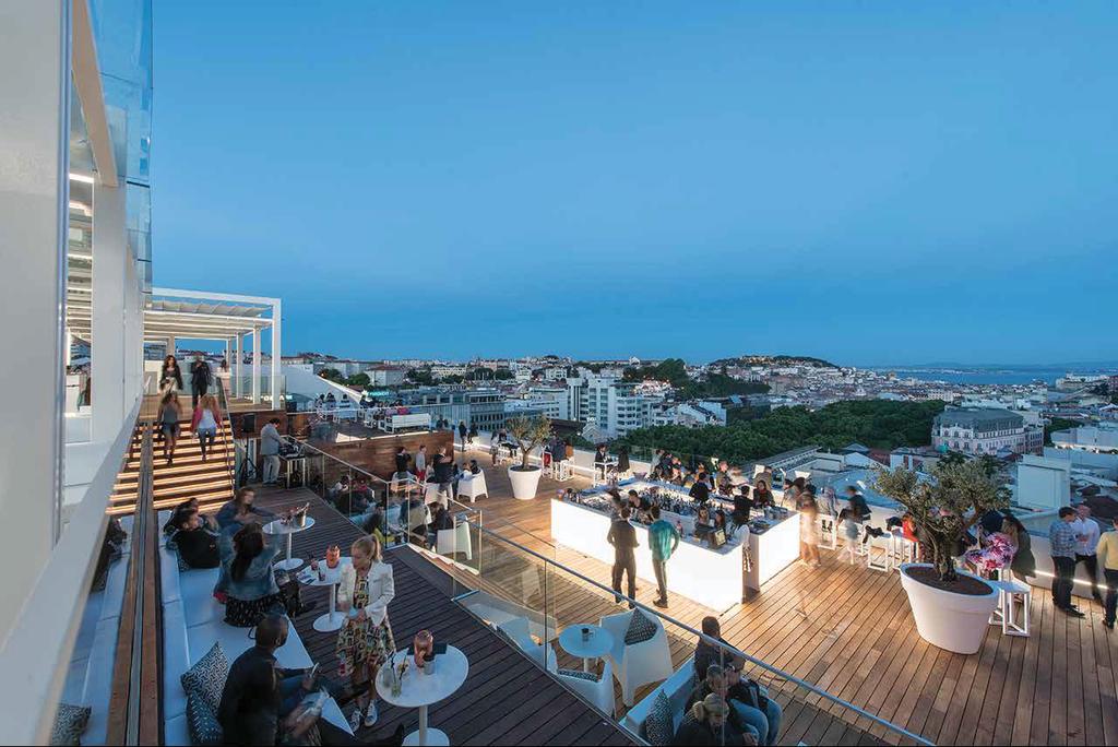 Sky Bar can cater to up to 350 people, with 101 seats available. Enjoy a perfectly muddled mojito or some other creative concoction, or enjoy tasty sharing plates of Mediterranean snacks or sushi.