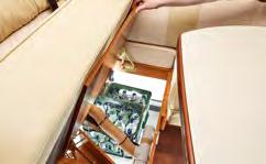 6 cm "easy entry" access via open seat bench cover L-lounge seating group Central bilge hatch via double floor storage