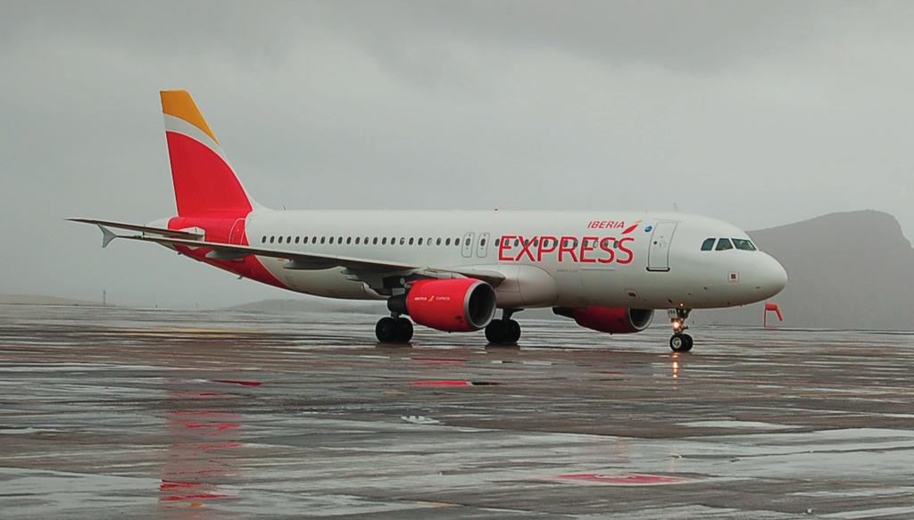 Fleet In service the world s main airlines Iberia Express operates a fleet of 16 Airbus A320 aircraft.