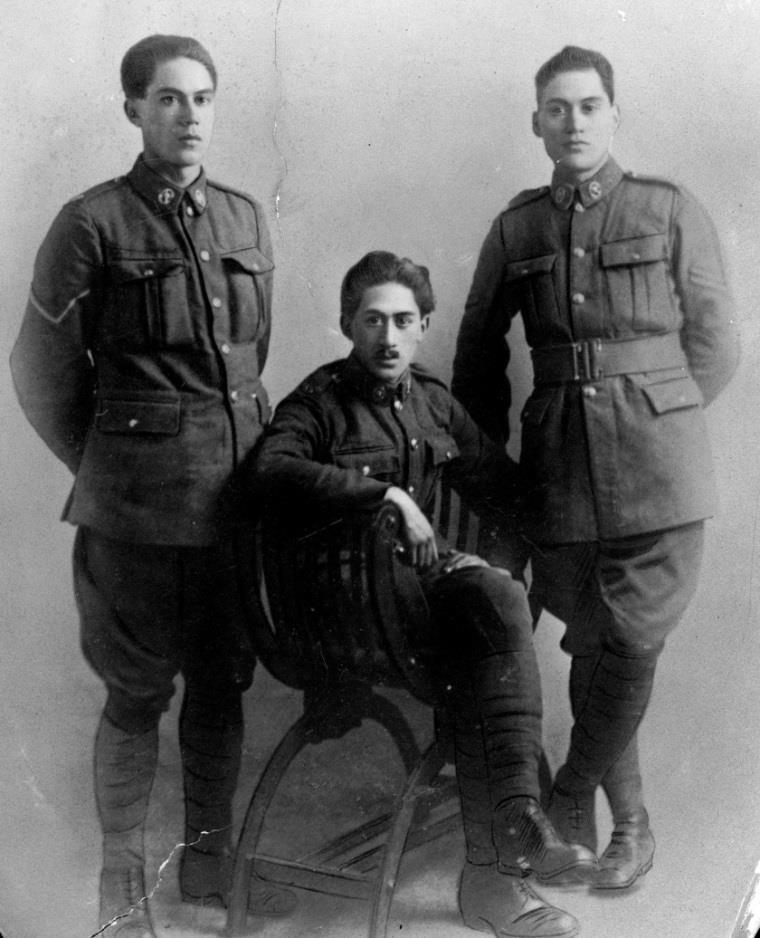 The Pā Boys [Takapuwahia] The Katene Brothers The Pioneer Battalion The first Māori Contingent of volunteers sailed from Wellington aboard the SS Warrimoo in February 1915.