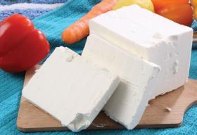 2.7. Domiati sir Domiati sir je najpopularniji meki bijeli sir (slika 6) koji se konzumira u Egiptu i zemljama Bliskog Istoka.