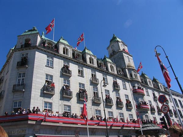 The Louis XVI revival style building, with its hint of Nordic art nouveau and characteristic clock tower from 1913, is right on Karl Johans gate, Oslo's main street.