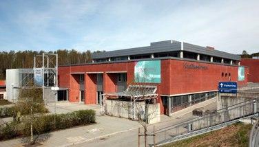 The museum is located outside the city centre, so we will organise bus transport from the Norwegian