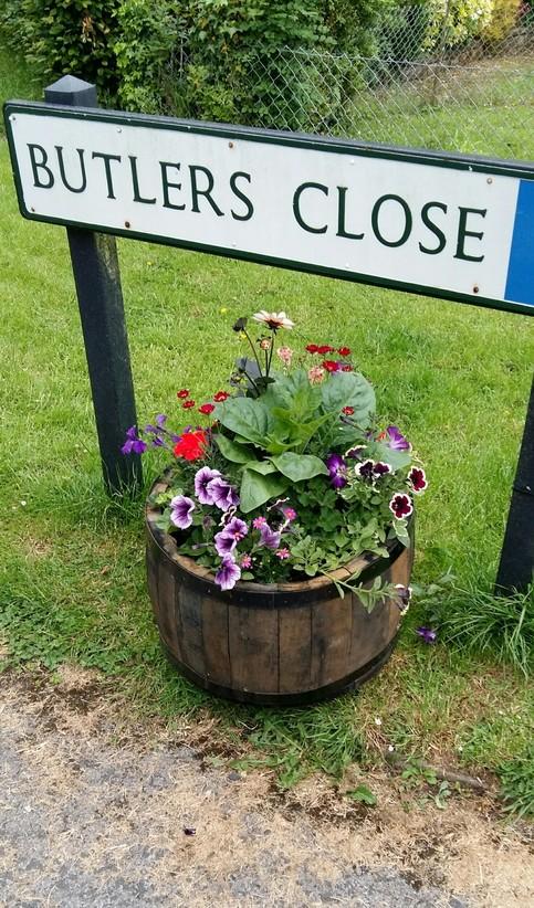 Summer Edition 2016 Thank you to all the residents of Oval Road and Butlers Close for agreeing to adopt and look after the new planters.