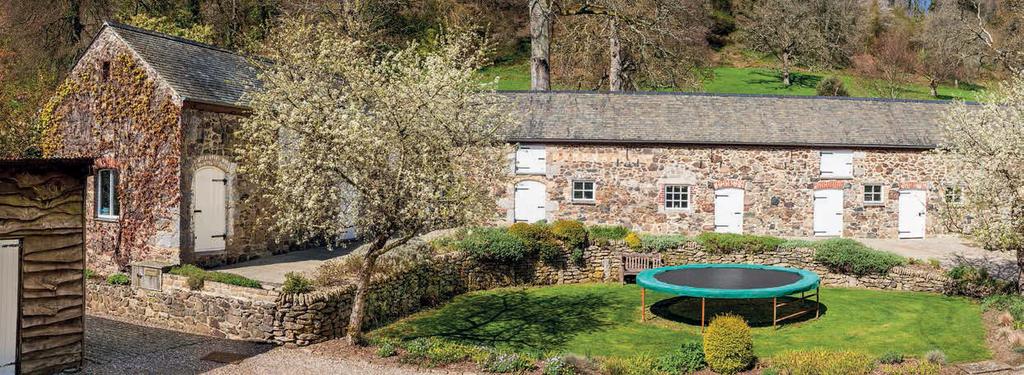 Situation Canonteign Barton occupies a lovely position within the boundary of the Dartmoor National Park and in the attractive Teign Valley, only 10 miles from Exeter.