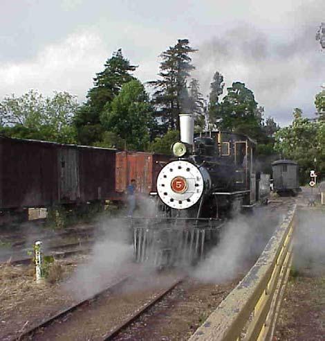 May 2003 Carter Narrow Gauge Chronicles Page 4 GALLERY Steam Engine Hawaii #5 visited the SPCRR on Memorial Day Weekend 2000.