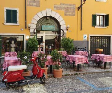 strancima. Smještena je u povijesnom centru Verone, samo nekoliko minuta hoda od Piazze Erba, jednog od najljepših trgova koji je nekoć bio dom antičkog rimskog foruma.