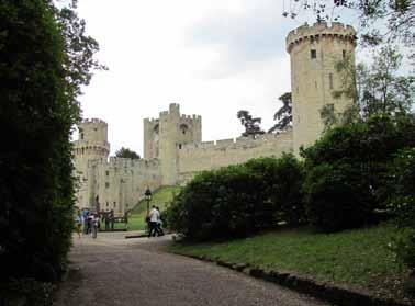 From castle to county town The fascinating story of Warwick s development In any town or city, your attention is usually taken by historic monuments, beautiful architecture or spectacular buildings.