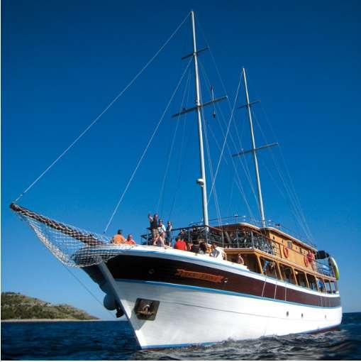 Ship SAN SNOVA (Premium) The wooden motor cruiser San Snova, 31 x 8 m in size, took to the