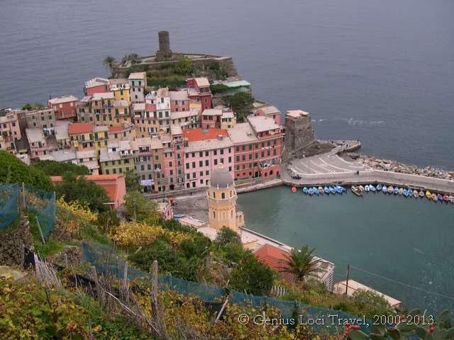 Hotel *** - Portovenere Total walking time: around 3,5 hours + sightseeing time. Day 6 Today you take the train from the Cinque Terre to Camogli.