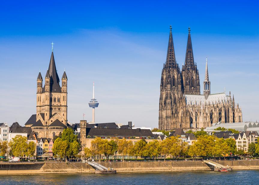 Afterwards, you will go for a panoramic tour : Central Station, one of the largest in Europe, the Opera, the oldest and third largest in the world, Frankfurt Book Fair, the church of St.