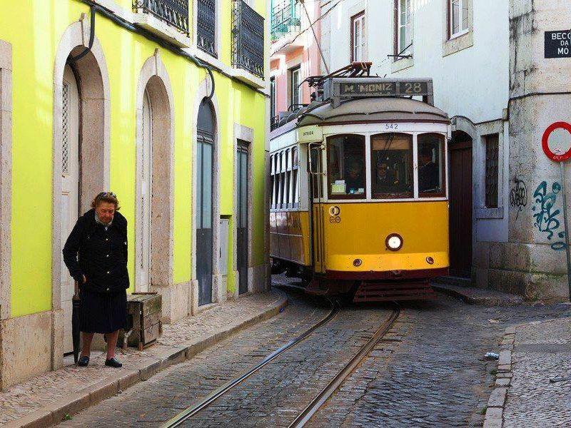 Page 10 of 12 June 30 - Leisure Day in Lisbon - Farewell Dinner Leisure day in Lisbon Enjoy the Beautiful city of Lisbon, take a stroll in the old quarters of Alfama and Bairro Alto the birthplace of