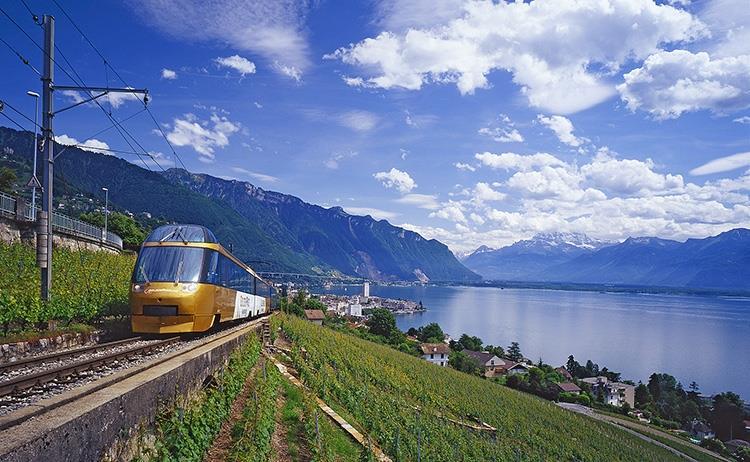 GOLDENPASS TOUR T OUR PROGRAM M E 6 D AY S / 5 NIGHT S Valid from 29th March 2018 1st April 2019 Arrival in Lucerne by train 1st class from the Swiss border or any Swiss airport. Overnight in Lucerne.