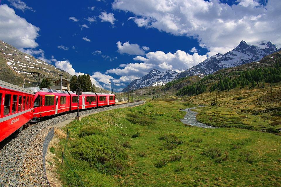Glacier Express Tour St. Moritz Glacier Express Zermatt BazzaBoy Tour programme 3 days / 2 nights 1st day: Arrival in St. Moritz by train 2nd class from the Swiss border or any Swiss airport.