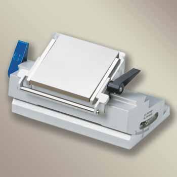 Can be used with either the Shandon Finesse ME+ or the Shandon Finesse E+ microtome.
