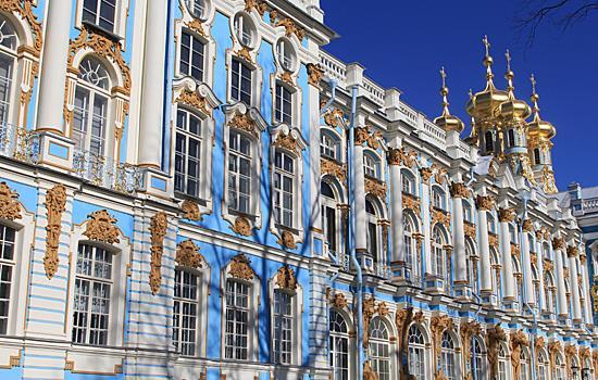 This morning meet your guide and driver outside your cruise ship. One option is a visit to the General Staff Building, the Eastern Wing of which is now a part of the Hermitage.