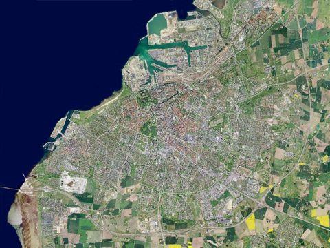 Malmö today - regional growth centre 300 000 inhabitants Increasing population for 26 years in a row 30% of the
