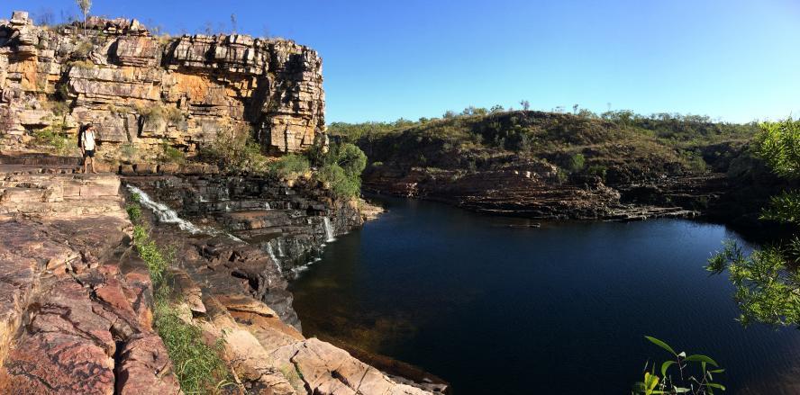 Non-Violent Communication Bushwalking Retreat Wilderness and Connection 25 th August- 1 st September 2018 The Ampitheatre, Twin Falls Creek This walk is both an exploration of magnificent country