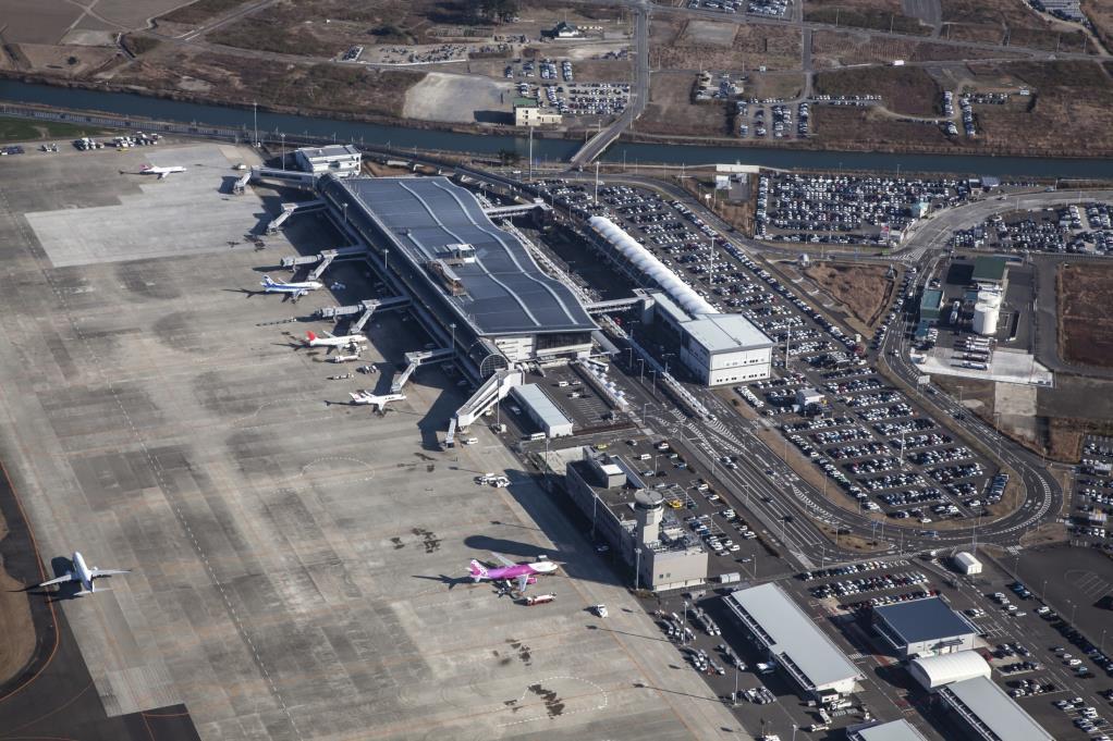 Sendai Airport Project Sendai Airport has been operated by Sendai International Airport Co., Ltd. since July 2016 * Sendai Int l Airport Co., Ltd. was founded by Tokyu Corp.