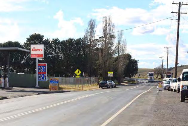 The eastern perimeter of the LCU runs from the entry of Taylors Creek Road along the edge of the Taylors Creek Catchment. Collector Road is assessed as being a minor road.