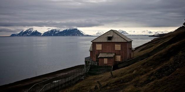 DAY 2 The Russian settlement Location: Longyearbyen and Barentsburg Enjoy a sightseeing trip in
