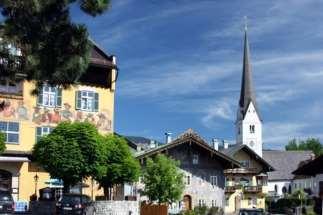 Itinerary Day to Day Day 1: Arrival Garmisch Partenkirchen Overnight stay in Garmisch Partenkirchen Day 2: Garmisch Partenkirchen Isar valley Lake Tegernsee - Bad Tölz 95 km + 1031 m - 1091 m Right