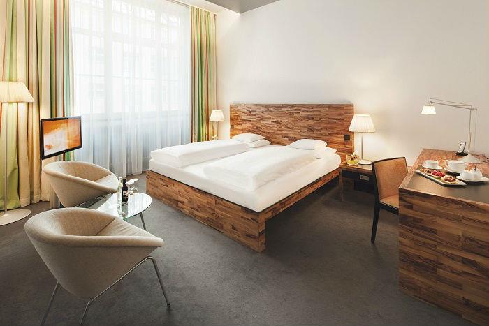 Our 4-star hotel in central Berlin is located near Potsdamer Platz in the city centre, just 100 metres from the Anhalter Bahnhof S-Bahn train station and
