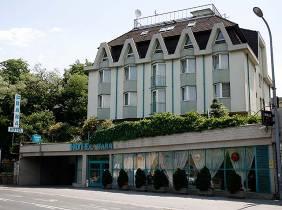 Hotel Bara Junior 3* The hotel opened in 1998 at the foot of Gellért Hill, between