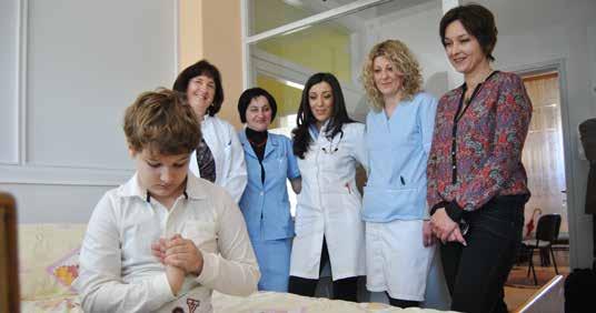 Ona će uvelike pomoći u našoj daljnjoj edukaciji, kazao je dr. Goran Lakičević, zahvalivši se dr. Eškinji na kontinuiranoj podršci mostarskoj neurokirurgiji. Kirurg dr.