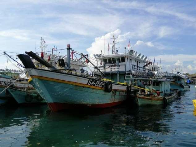 Fishing boats, Sri Dewi 1 and Dwi Jaya 1 with a combined crew of 15 were fishing off Pulau Gaya, Sabah for three days before the attack.