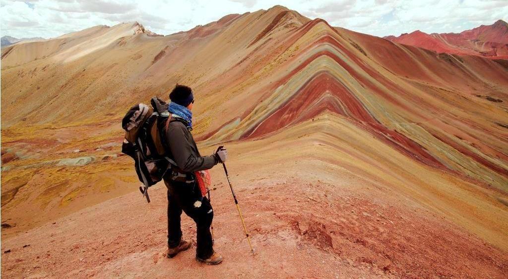 Then we go on to Cerro Laya Grande via massive glacier del Inca, and find the most striking colors in the sediments of Yauricunca mountain.