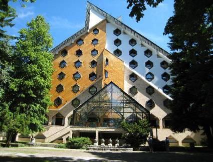 HOTEL BIANCA RESORT 4* KOLAŠIN BROJ SOBA: 117 LOKACIJA: Kolašin se nalazi u sjevernom dijelu Crne Gore na samo 70