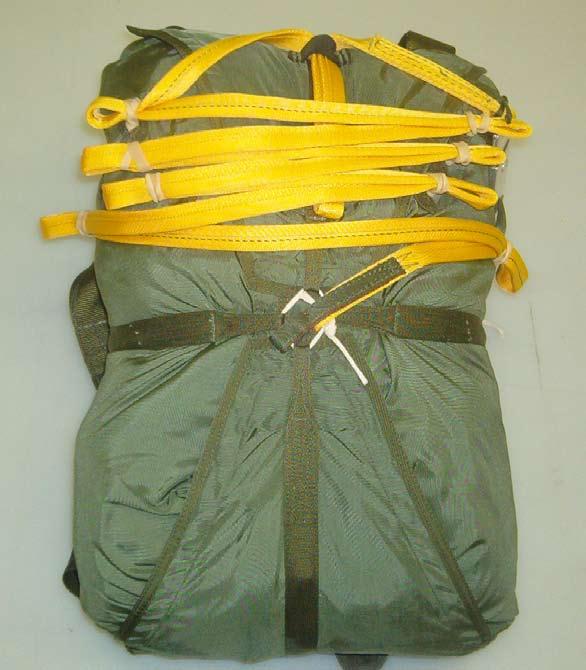 Strong Enterprises Service Manual. SET-10 27 4.12 Stowing the Static Line 1) Install four rubber bands on left and right side static line retainer bands.