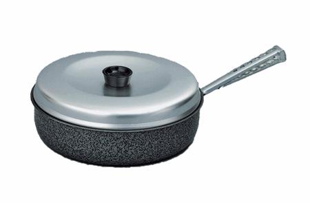stove is packed away. Weight 110 gm 61517 TRANGIA GOURMET F/PAN 726 Gourmet non-stick fry pan with folding handle and a lid.