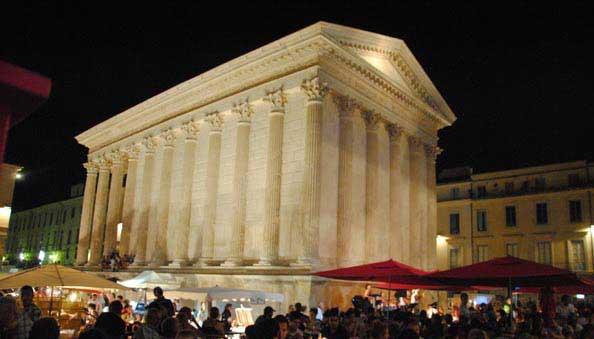 It dates back to ancient times to which remarkable moments can testify : the arenas, the Maison Carree or the Magne tower. Nîmes has been called «the French Rome».