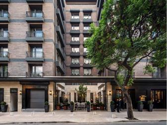 The Singular Santiago The hotel s design embraces the artistic heritage of the neighbourhood.
