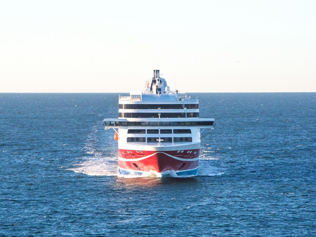 Viking Line s new, unique vessel VIKING GRACE The new vessel is able to use three alternative