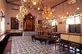 Jewish Synagogue: The Jewish Synagogue in the port city of Kochi is the oldest synagogue in all the Commonwealth of Nations.