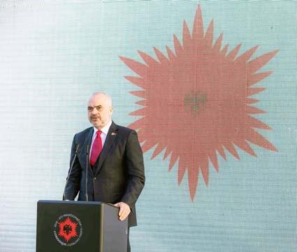 Nga sa mësohet paraprakisht, do të ketë ekspozitë me piktura te Kryeministri Edi Rama Pallati i Kongreseve si dhe ekspozitë objektesh mesjetare pothuaj të njëkohshme me Skënderbeun.