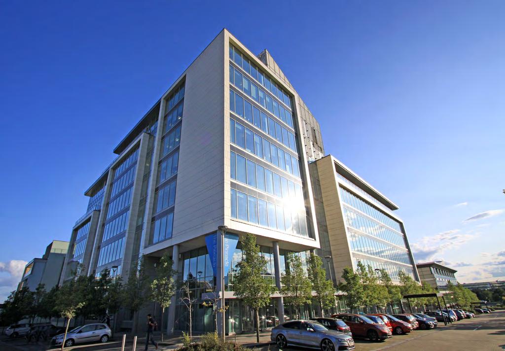 1FE GRADE A OFFICES TO LET 739 sq m /